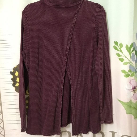 🙀3/$20 WONDERLY~Waffle Knit Pattern with Partial Open Back Pull-Over - Picture 5 of 10